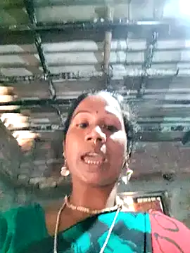 Snapshot of Hotty-dola chatting on March 2025 05:28:01 PM Hotty-dola online show from March 2025 05:28:01 PM