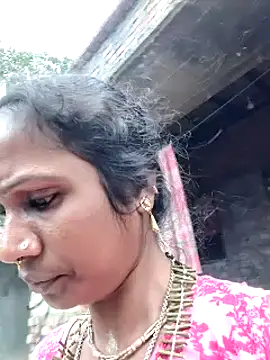 Snapshot of Hotty-dola chatting on March 2025 05:00:01 AM Hotty-dola online show from March 2025 05:00:01 AM