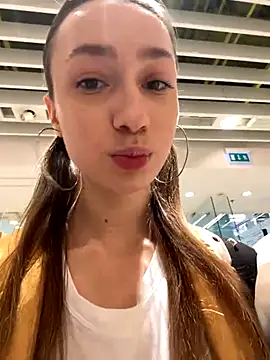 Snapshot of Lia__Love chatting on December 2024 01:21:01 PM Lia Love online show from December 2024 01:21:01 PM