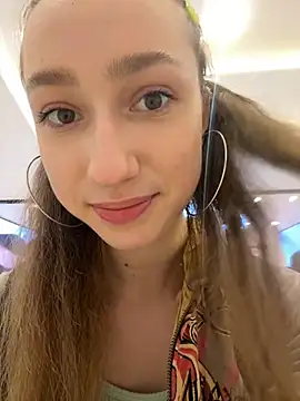 Snapshot of Lia__Love chatting on December 2024 12:43:02 PM Lia Love online show from December 2024 12:43:02 PM