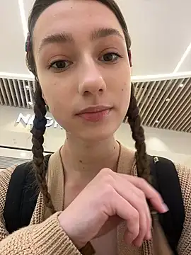 Snapshot of Lia__Love chatting on December 2024 01:07:02 PM Lia Love online show from December 2024 01:07:02 PM