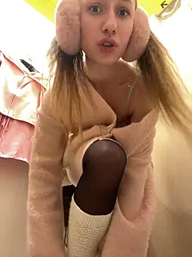 Snapshot of Lia__Love chatting on January 2025 01:14:01 PM Lia Love online show from January 2025 01:14:01 PM