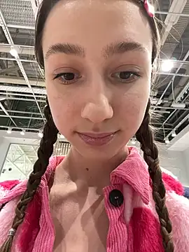 Snapshot of Lia__Love chatting on February 2025 12:28:01 PM Lia Love online show from February 2025 12:28:01 PM
