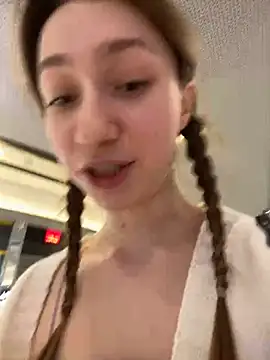 Snapshot of Lia__Love chatting on February 2025 03:18:02 PM Lia Love online show from February 2025 03:18:02 PM