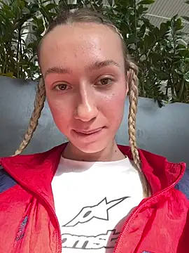 Snapshot of Lia__Love chatting on September 2025 12:15:02 PM Lia Love online show from September 2025 12:15:02 PM