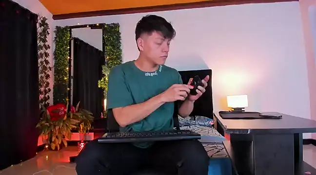 Valentino  X online show from February 2025 11:55:01 AM