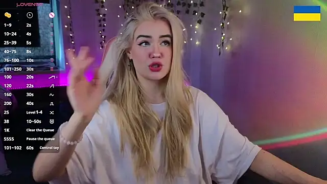 RedVelveten online show from September 2025 05:34:01 AM