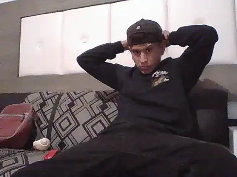 Snapshot of oiram27 chatting on November 2025 09:17:02 AM oiram27 online show from November 2025 09:17:02 AM