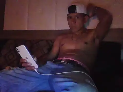 Snapshot of oiram27 chatting on November 2025 10:10:02 AM oiram27 online show from November 2025 10:10:02 AM