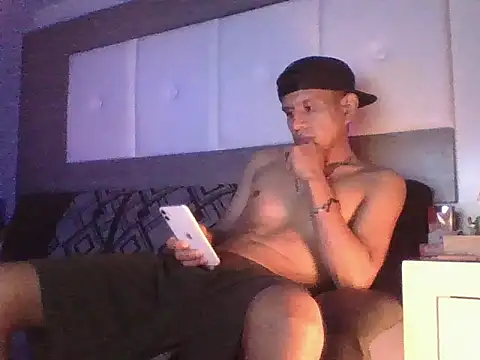 Snapshot of oiram27 chatting on November 2025 06:49:02 AM oiram27 online show from November 2025 06:49:02 AM