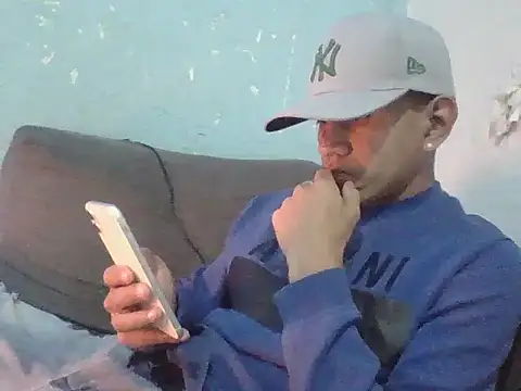 Snapshot of oiram27 chatting on December 2025 08:21:01 AM oiram27 online show from December 2025 08:21:01 AM