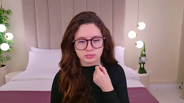 milaleoneli online show from January 2025 01:31:01 PM