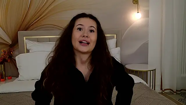 milaleoneli online show from November 2025 03:02:01 PM