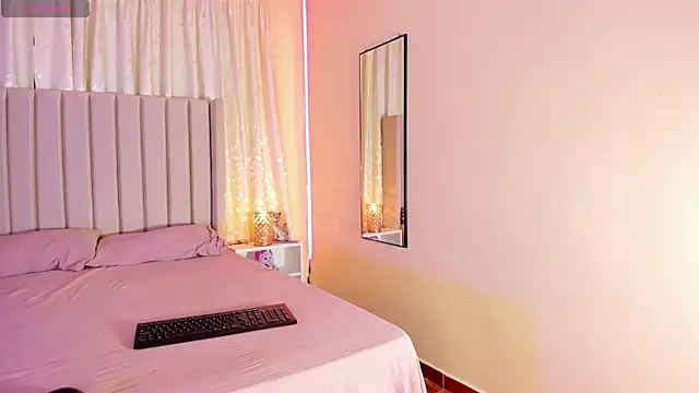 Aliison Smith online show from January 2025 01:51:02 AM