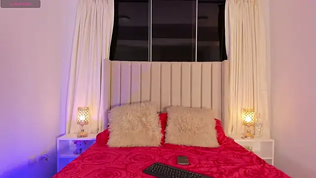 Snapshot of Aliison_Smith chatting on March 2026 04:14:01 AM Aliison Smith online show from March 2026 04:14:01 AM