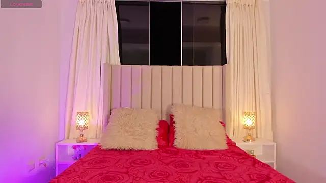 Snapshot of Aliison_Smith chatting on March 2026 04:16:01 AM Aliison Smith online show from March 2026 04:16:01 AM