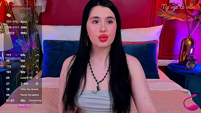 Mayzzie online show from May 2026 07:10:01 PM