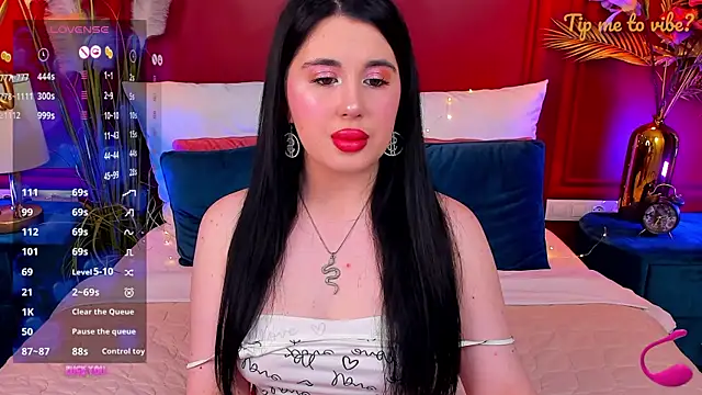 Mayzzie online show from May 2026 07:19:01 PM