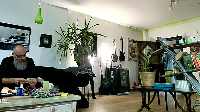 Snapshot of Kingsscepter chatting on October 2025 07:17:01 AM Kingsscepter online show from October 2025 07:17:01 AM