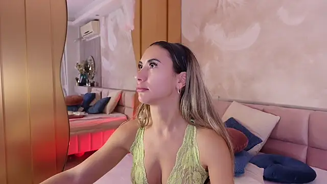 Snapshot of JullyBlair chatting on November 2025 05:44:01 AM JullyBlair online show from November 2025 05:44:01 AM