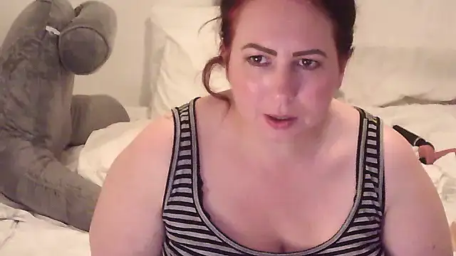 Snapshot of Fynezz chatting on September 2025 06:32:02 PM Fynezz online show from September 2025 06:32:02 PM