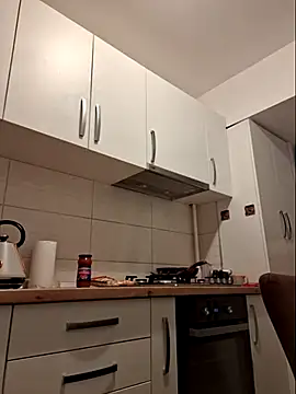 AveryWillow online show from February 2025 08:10:01 PM