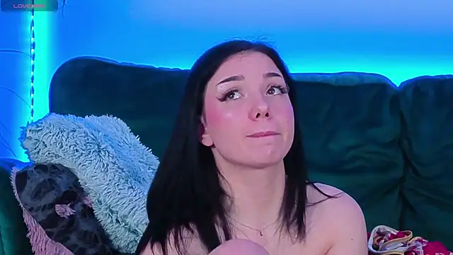 AveryWillow online show from January 2026 06:43:02 PM