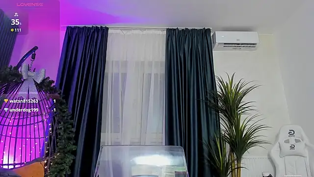 Snapshot of Milla_Heart chatting on January 2025 03:01:01 AM Milla Heart online show from January 2025 03:01:01 AM