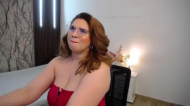 Snapshot of MartinaGuzmann chatting on March 2025 01:50:02 AM MartinaGuzmann online show from March 2025 01:50:02 AM