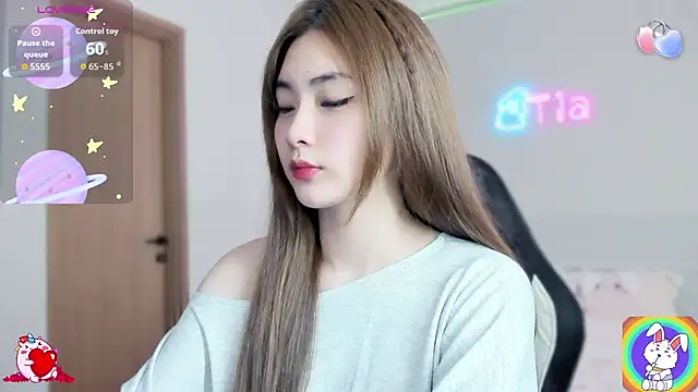 Snapshot of CelestiaWang chatting on September 2025 09:20:01 AM CelestiaWang online show from September 2025 09:20:01 AM