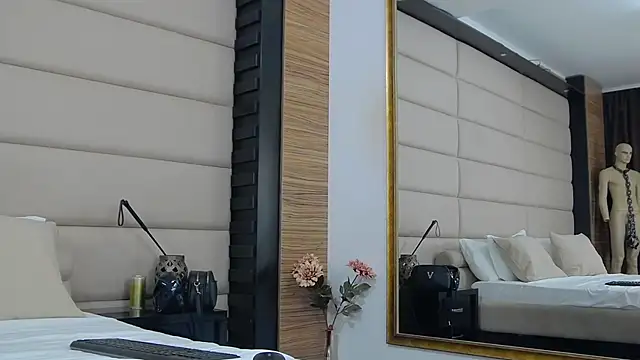 Snapshot of ClaraEcho chatting on December 2024 10:36:01 AM ClaraEcho online show from December 2024 10:36:01 AM