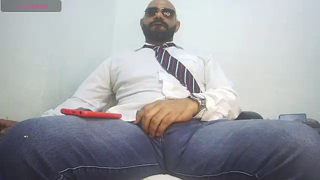 Snapshot of bruce_bigg chatting on May 2026 11:44:02 PM bruce bigg online show from May 2026 11:44:02 PM