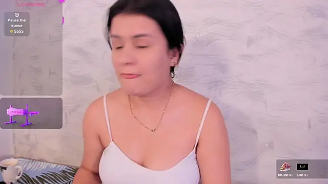 Snapshot of Elalove_ chatting on October 2025 07:14:01 PM Elalove online show from October 2025 07:14:01 PM