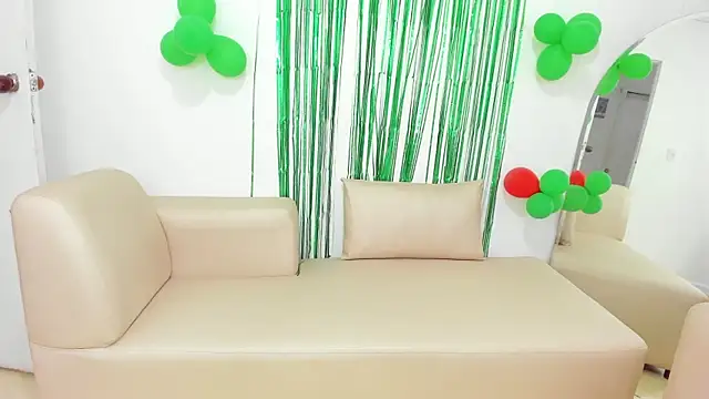 naomiii   online show from March 2025 01:32:02 AM