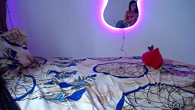 AMBER LOVE22 online show from February 2025 06:40:01 PM