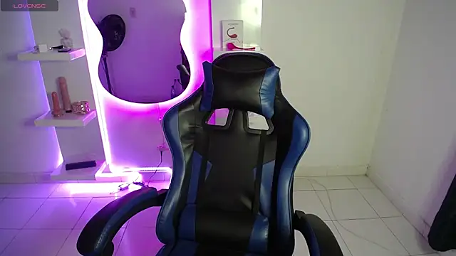 AMBER LOVE22 online show from October 2025 07:12:02 PM