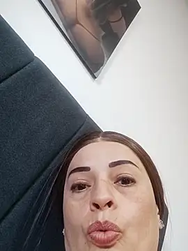 Snapshot of _Prinscarlet_ chatting on October 2025 10:17:01 PM Prinscarlet online show from October 2025 10:17:01 PM