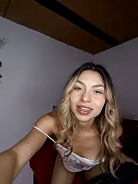 Karolgood3 online show from December 2024 11:47:01 PM