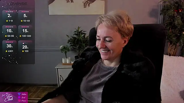 Snapshot of Nika_Smit chatting on December 2024 08:08:02 AM Nika Smit online show from December 2024 08:08:02 AM