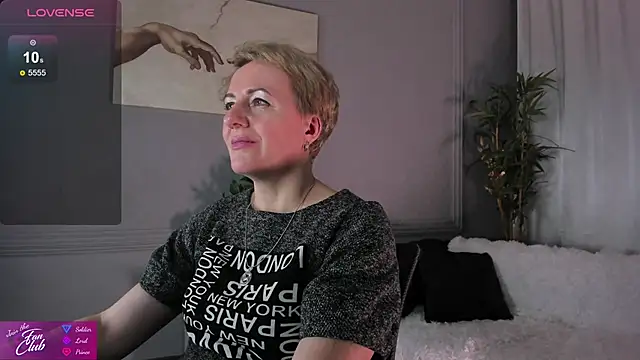 Snapshot of Nika_Smit chatting on January 2025 11:13:01 AM Nika Smit online show from January 2025 11:13:01 AM