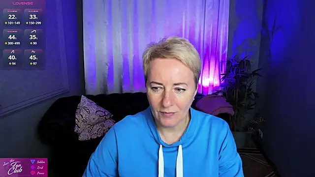 Snapshot of Nika_Smit chatting on September 2025 05:18:02 AM Nika Smit online show from September 2025 05:18:02 AM