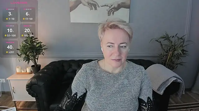 Snapshot of Nika_Smit chatting on November 2025 05:13:02 AM Nika Smit online show from November 2025 05:13:02 AM