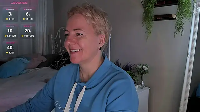 Snapshot of Nika_Smit chatting on November 2025 05:43:01 AM Nika Smit online show from November 2025 05:43:01 AM