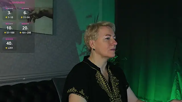 Snapshot of Nika_Smit chatting on November 2025 04:49:01 AM Nika Smit online show from November 2025 04:49:01 AM