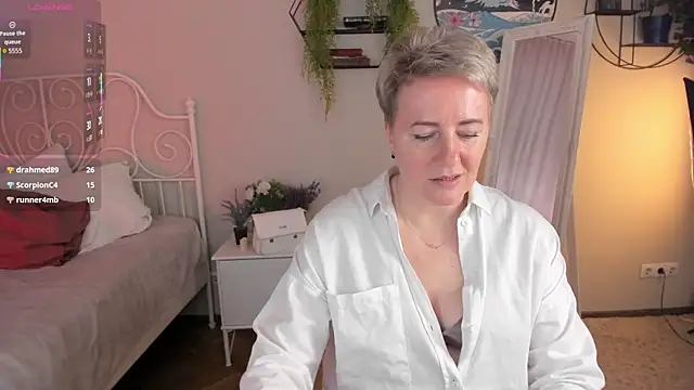 Nika Smit online show from May 2026 10:36:01 AM
