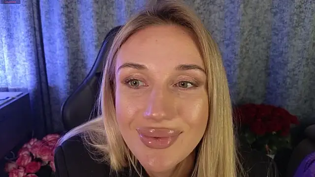 Snapshot of Megan_Kira chatting on March 2026 04:33:01 PM Megan Kira online show from March 2026 04:33:01 PM