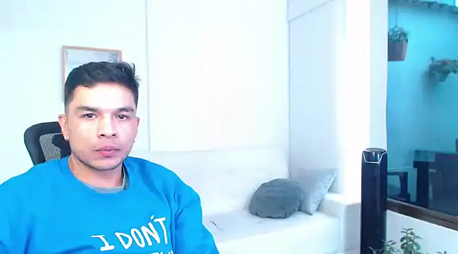 estebandelouis online show from February 2025 01:11:02 PM