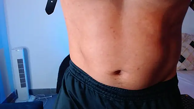 Snapshot of estebandelouis chatting on February 2026 11:04:01 AM estebandelouis online show from February 2026 11:04:01 AM