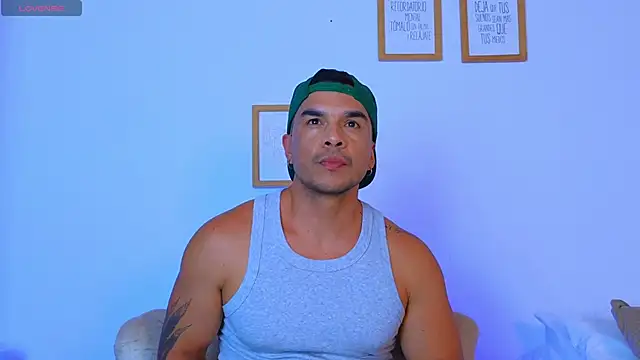 Snapshot of estebandelouis chatting on February 2026 01:48:02 AM estebandelouis online show from February 2026 01:48:02 AM