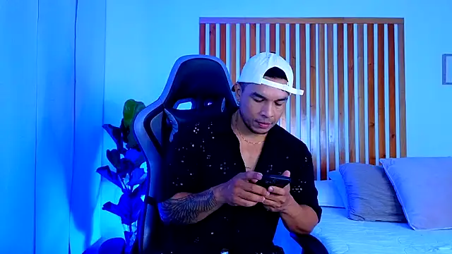 estebandelouis online show from May 2026 12:49:01 AM
